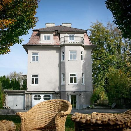 Family Wellhouse Green Garden Direct In Salzburg, Sunny Big Garden, Up To 16 Pax, Bikes For Free, Bbq, Sunbeds, Parking For Free, 15 Min Sound Of Music 외부 사진
