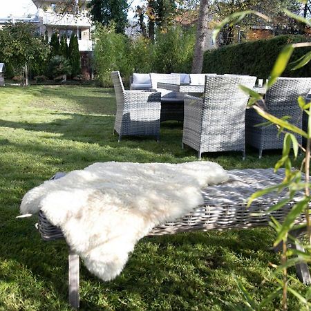 Family Wellhouse Green Garden Direct In Salzburg, Sunny Big Garden, Up To 16 Pax, Bikes For Free, Bbq, Sunbeds, Parking For Free, 15 Min Sound Of Music 외부 사진