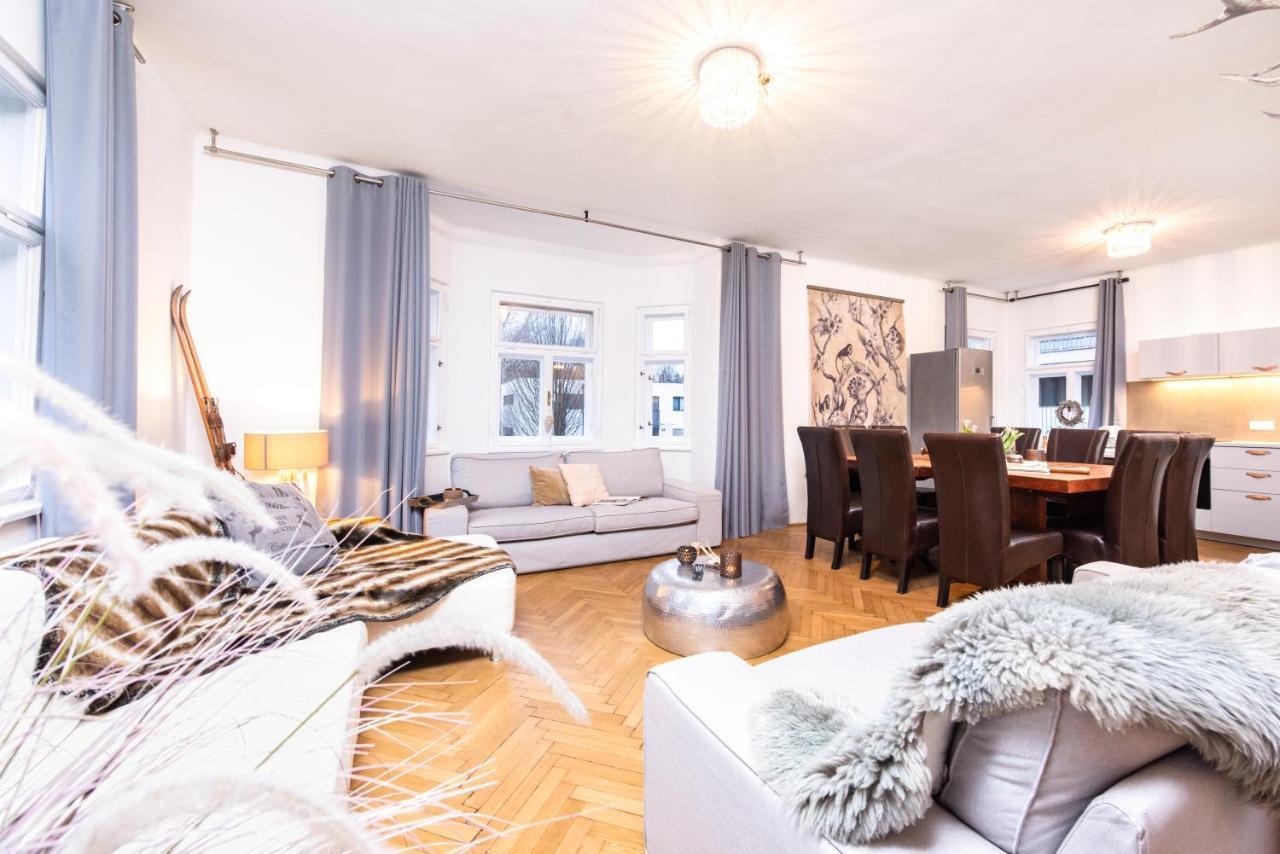 Family Wellhouse Green Garden Direct In Salzburg, Sunny Big Garden, Up To 16 Pax, Bikes For Free, Bbq, Sunbeds, Parking For Free, 15 Min Sound Of Music 외부 사진