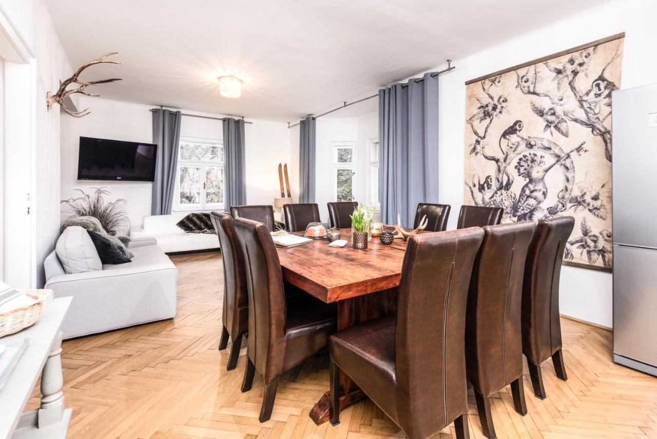 Family Wellhouse Green Garden Direct In Salzburg, Sunny Big Garden, Up To 16 Pax, Bikes For Free, Bbq, Sunbeds, Parking For Free, 15 Min Sound Of Music 외부 사진