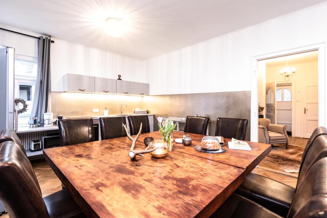 Family Wellhouse Green Garden Direct In Salzburg, Sunny Big Garden, Up To 16 Pax, Bikes For Free, Bbq, Sunbeds, Parking For Free, 15 Min Sound Of Music 외부 사진