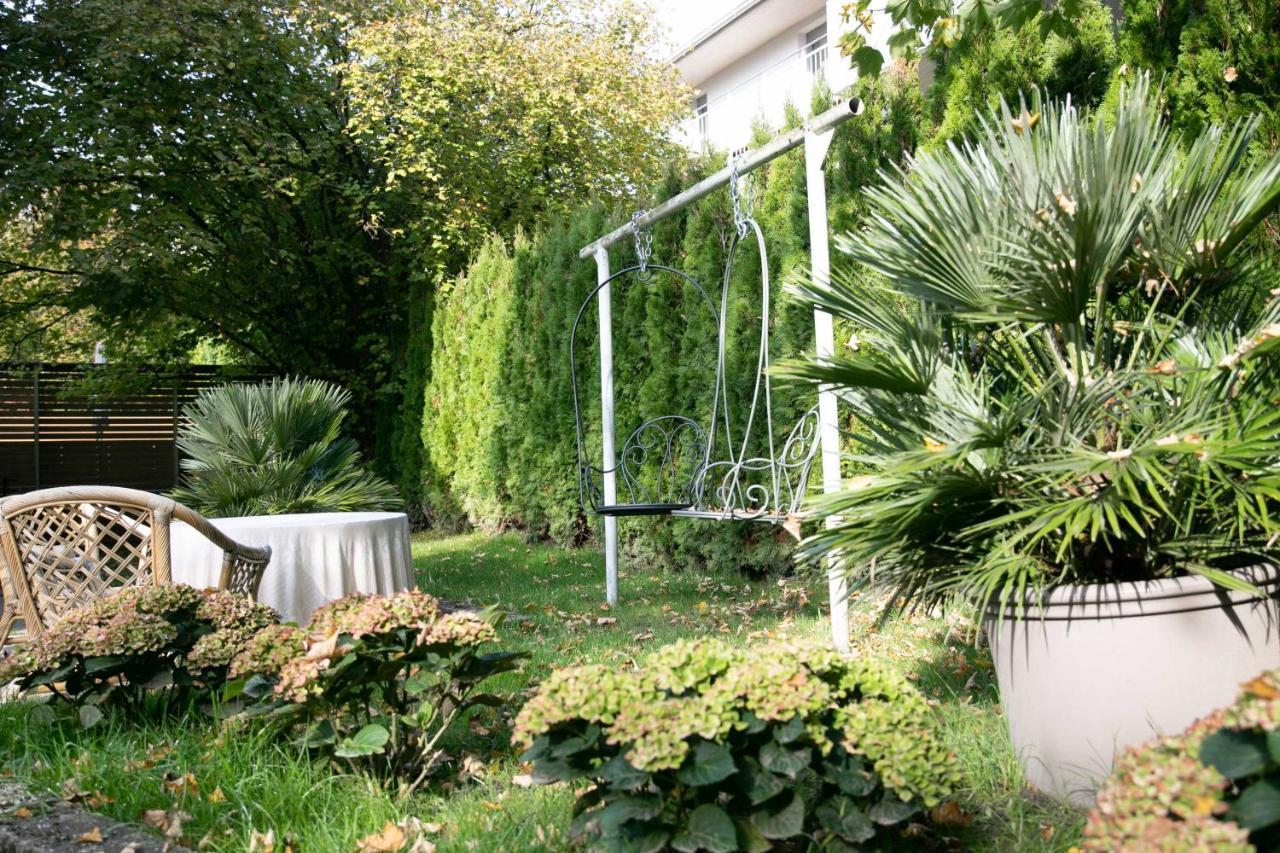 Family Wellhouse Green Garden Direct In Salzburg, Sunny Big Garden, Up To 16 Pax, Bikes For Free, Bbq, Sunbeds, Parking For Free, 15 Min Sound Of Music 외부 사진
