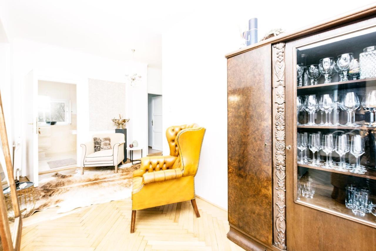 Family Wellhouse Green Garden Direct In Salzburg, Sunny Big Garden, Up To 16 Pax, Bikes For Free, Bbq, Sunbeds, Parking For Free, 15 Min Sound Of Music 외부 사진