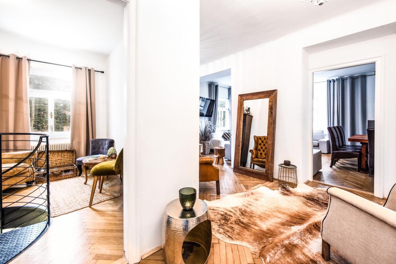 Family Wellhouse Green Garden Direct In Salzburg, Sunny Big Garden, Up To 16 Pax, Bikes For Free, Bbq, Sunbeds, Parking For Free, 15 Min Sound Of Music 외부 사진