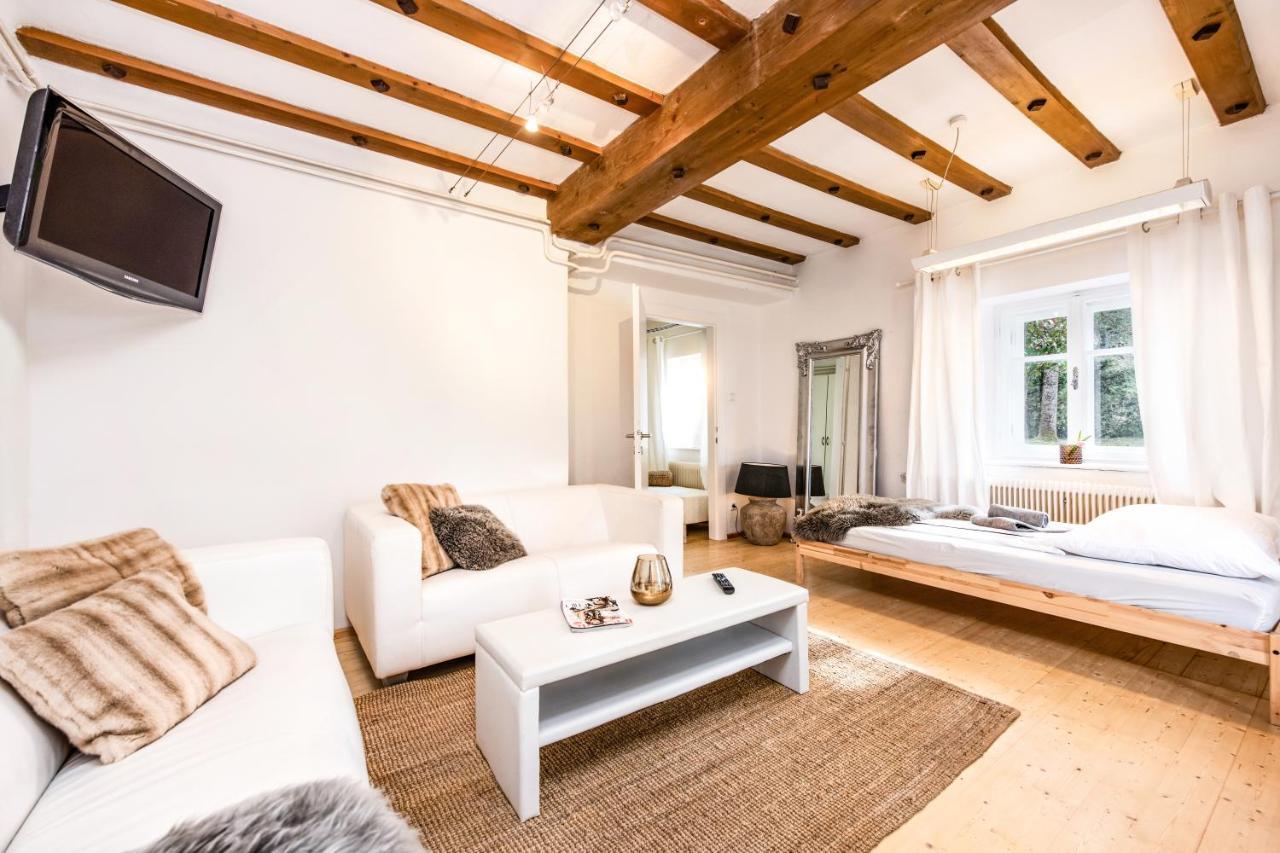 Family Wellhouse Green Garden Direct In Salzburg, Sunny Big Garden, Up To 16 Pax, Bikes For Free, Bbq, Sunbeds, Parking For Free, 15 Min Sound Of Music 외부 사진