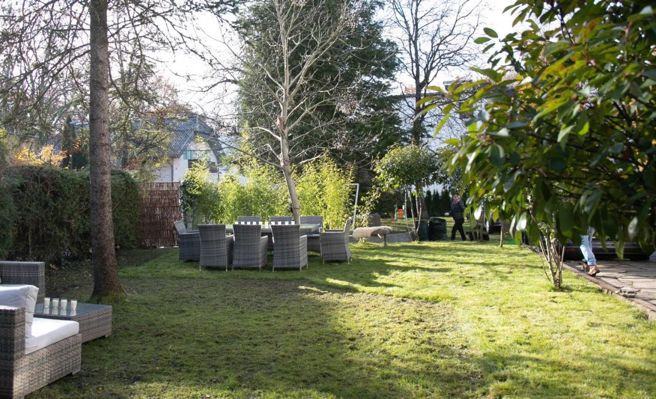 Family Wellhouse Green Garden Direct In Salzburg, Sunny Big Garden, Up To 16 Pax, Bikes For Free, Bbq, Sunbeds, Parking For Free, 15 Min Sound Of Music 외부 사진