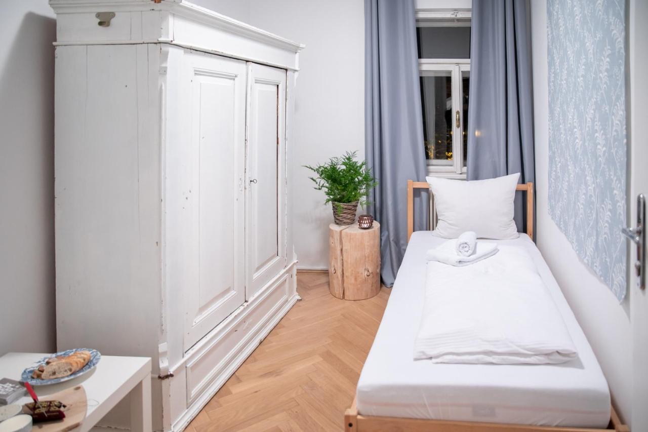 Family Wellhouse Green Garden Direct In Salzburg, Sunny Big Garden, Up To 16 Pax, Bikes For Free, Bbq, Sunbeds, Parking For Free, 15 Min Sound Of Music 외부 사진