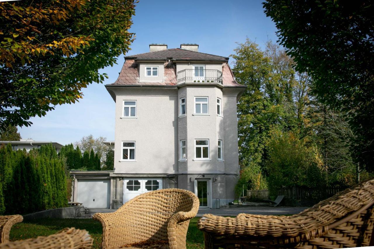 Family Wellhouse Green Garden Direct In Salzburg, Sunny Big Garden, Up To 16 Pax, Bikes For Free, Bbq, Sunbeds, Parking For Free, 15 Min Sound Of Music 외부 사진