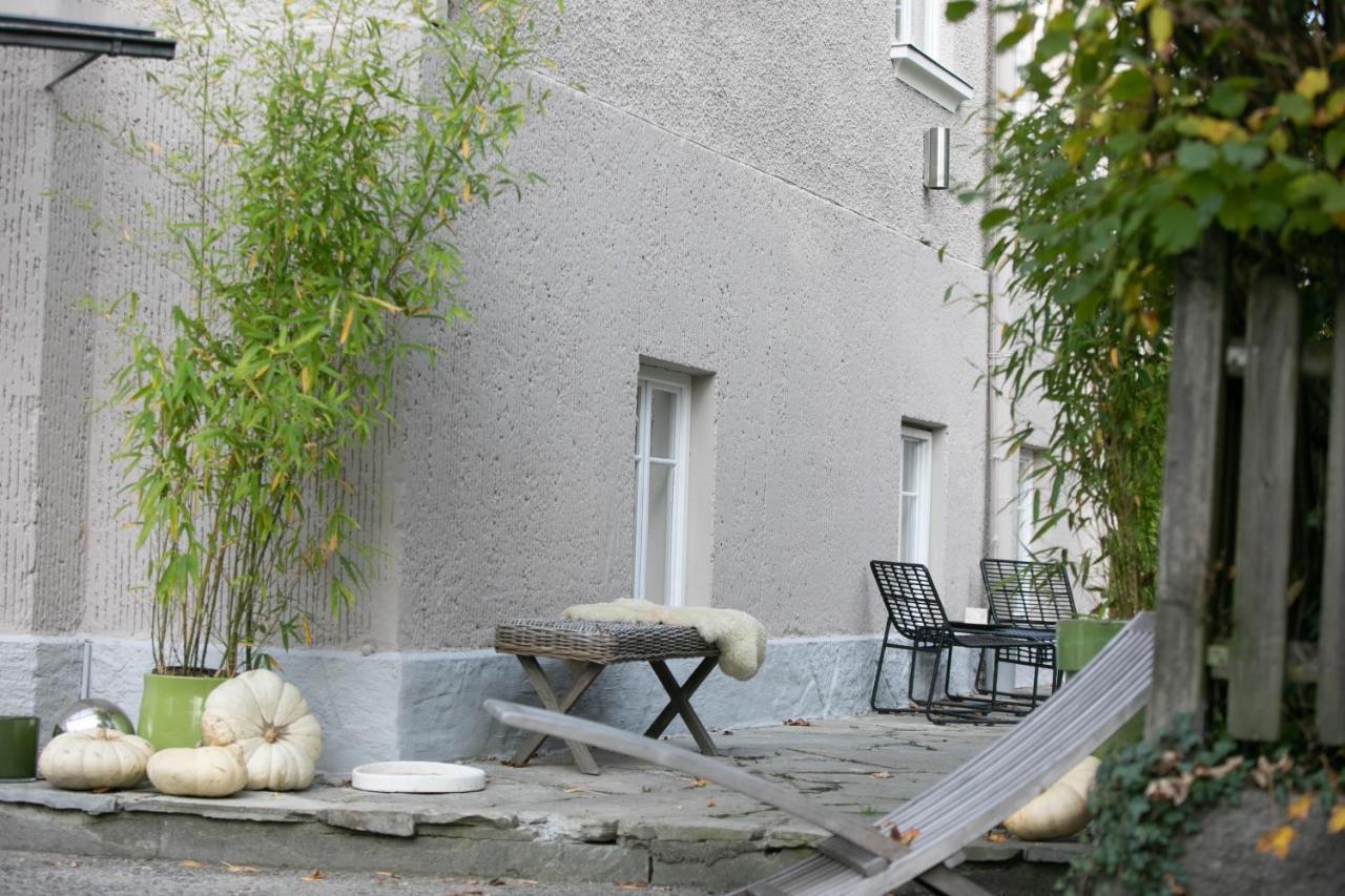 Family Wellhouse Green Garden Direct In Salzburg, Sunny Big Garden, Up To 16 Pax, Bikes For Free, Bbq, Sunbeds, Parking For Free, 15 Min Sound Of Music 외부 사진