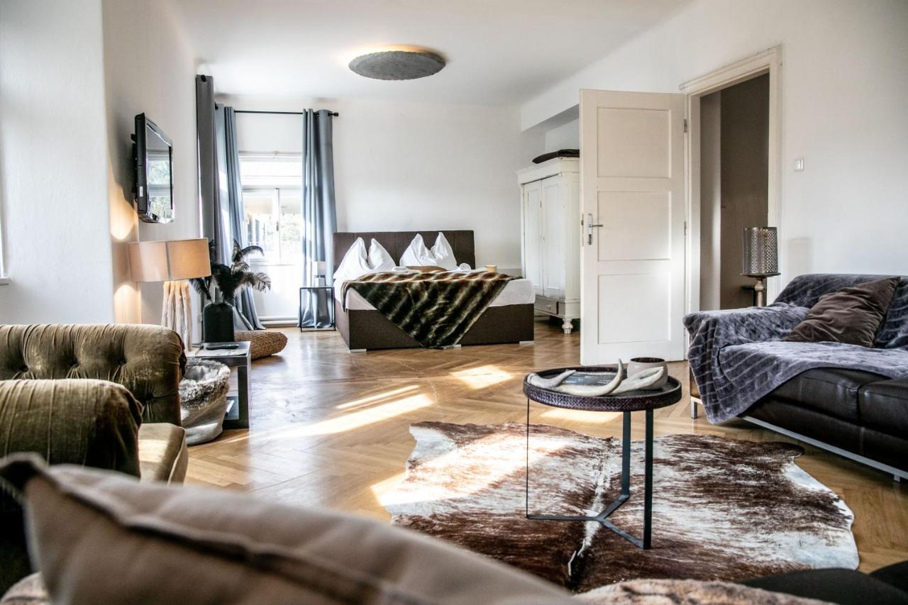Family Wellhouse Green Garden Direct In Salzburg, Sunny Big Garden, Up To 16 Pax, Bikes For Free, Bbq, Sunbeds, Parking For Free, 15 Min Sound Of Music 외부 사진