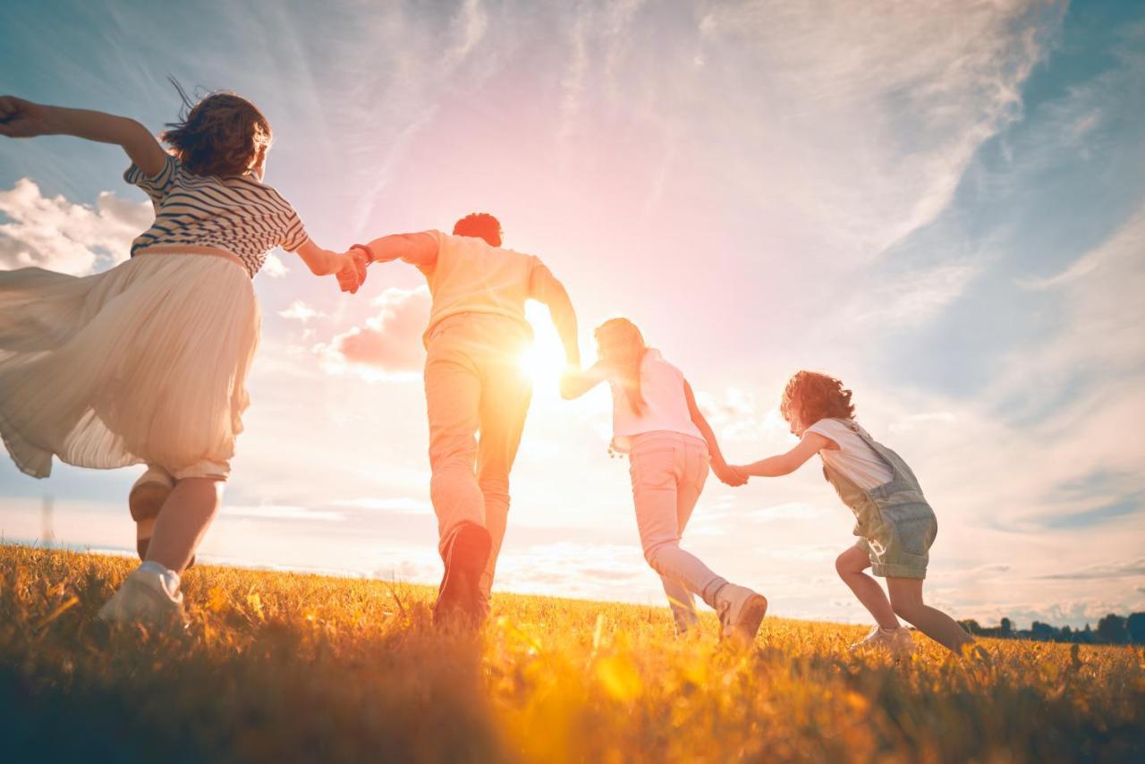 Family Wellhouse Green Garden Direct In Salzburg, Sunny Big Garden, Up To 16 Pax, Bikes For Free, Bbq, Sunbeds, Parking For Free, 15 Min Sound Of Music 외부 사진