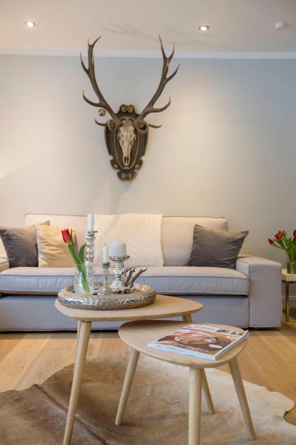 Family Wellhouse Green Garden Direct In Salzburg, Sunny Big Garden, Up To 16 Pax, Bikes For Free, Bbq, Sunbeds, Parking For Free, 15 Min Sound Of Music 외부 사진
