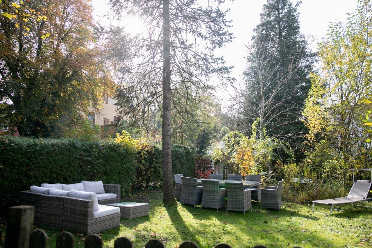 Family Wellhouse Green Garden Direct In Salzburg, Sunny Big Garden, Up To 16 Pax, Bikes For Free, Bbq, Sunbeds, Parking For Free, 15 Min Sound Of Music 외부 사진