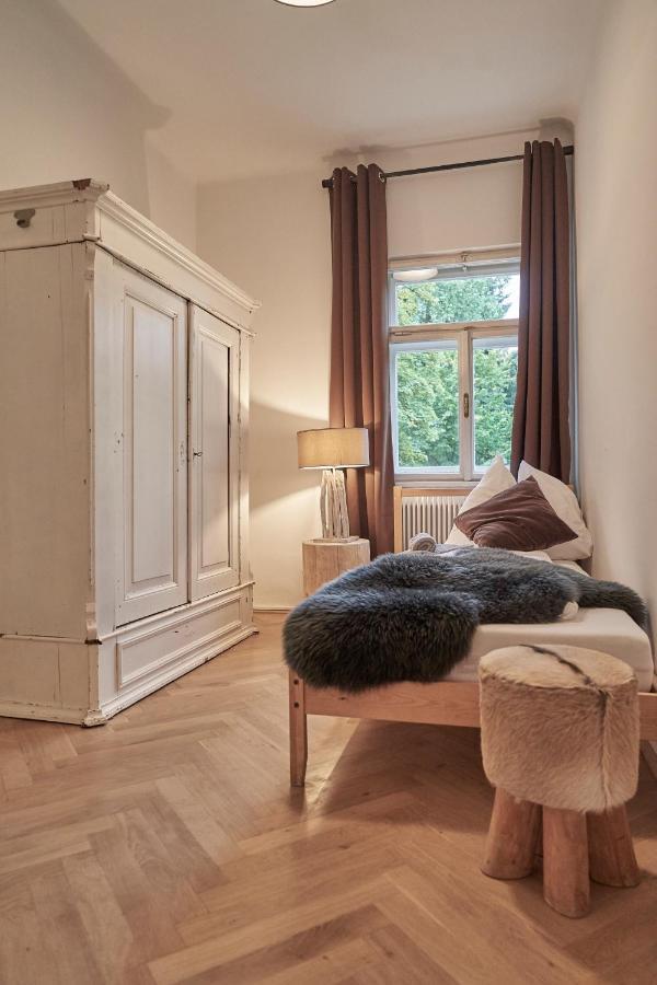 Family Wellhouse Green Garden Direct In Salzburg, Sunny Big Garden, Up To 16 Pax, Bikes For Free, Bbq, Sunbeds, Parking For Free, 15 Min Sound Of Music 외부 사진